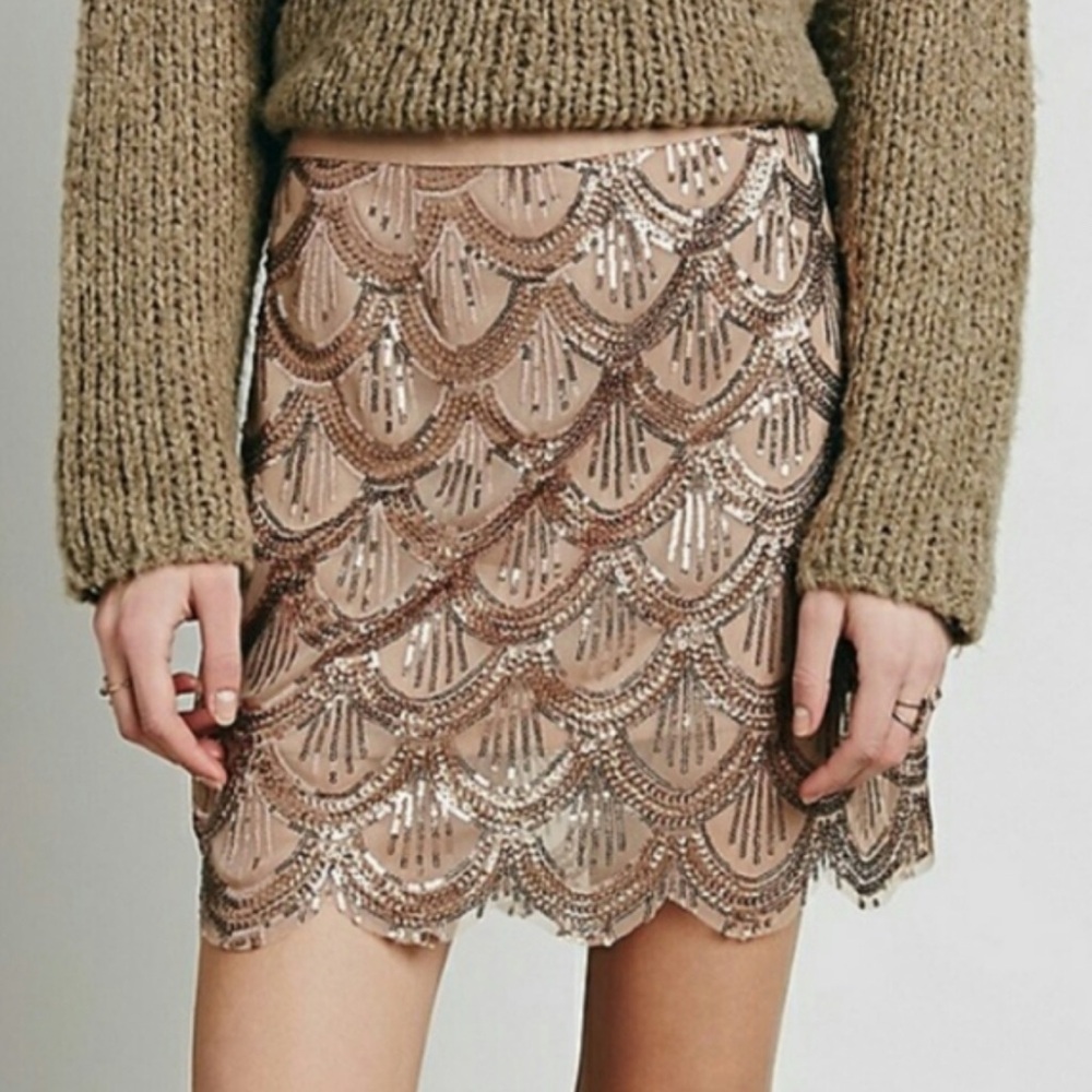 NEW FREE PEOPLE SCALLOP EMBELLISHED SKIRT PALE ROSE Small New with Tags